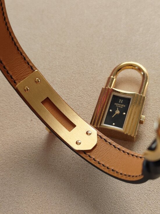 Hermes Kelly Padlock Watch Quartz 18k Yellow Gold Black Dial Leather Bracelet main image 13